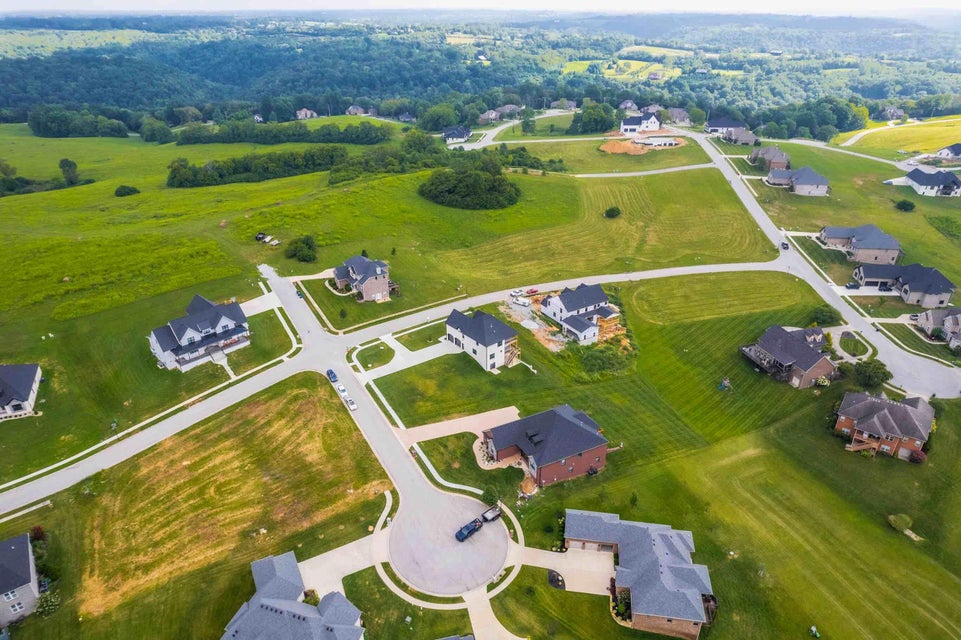 Richmond, Kentucky, 40475, United States, 5 Bedrooms Bedrooms, ,5 BathroomsBathrooms,Residential,For Sale,1881286