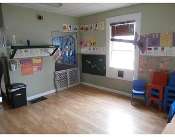 Malden, Massachusetts, 02148, United States, 8 Bedrooms Bedrooms, ,4 BathroomsBathrooms,Residential,For Sale,1880418