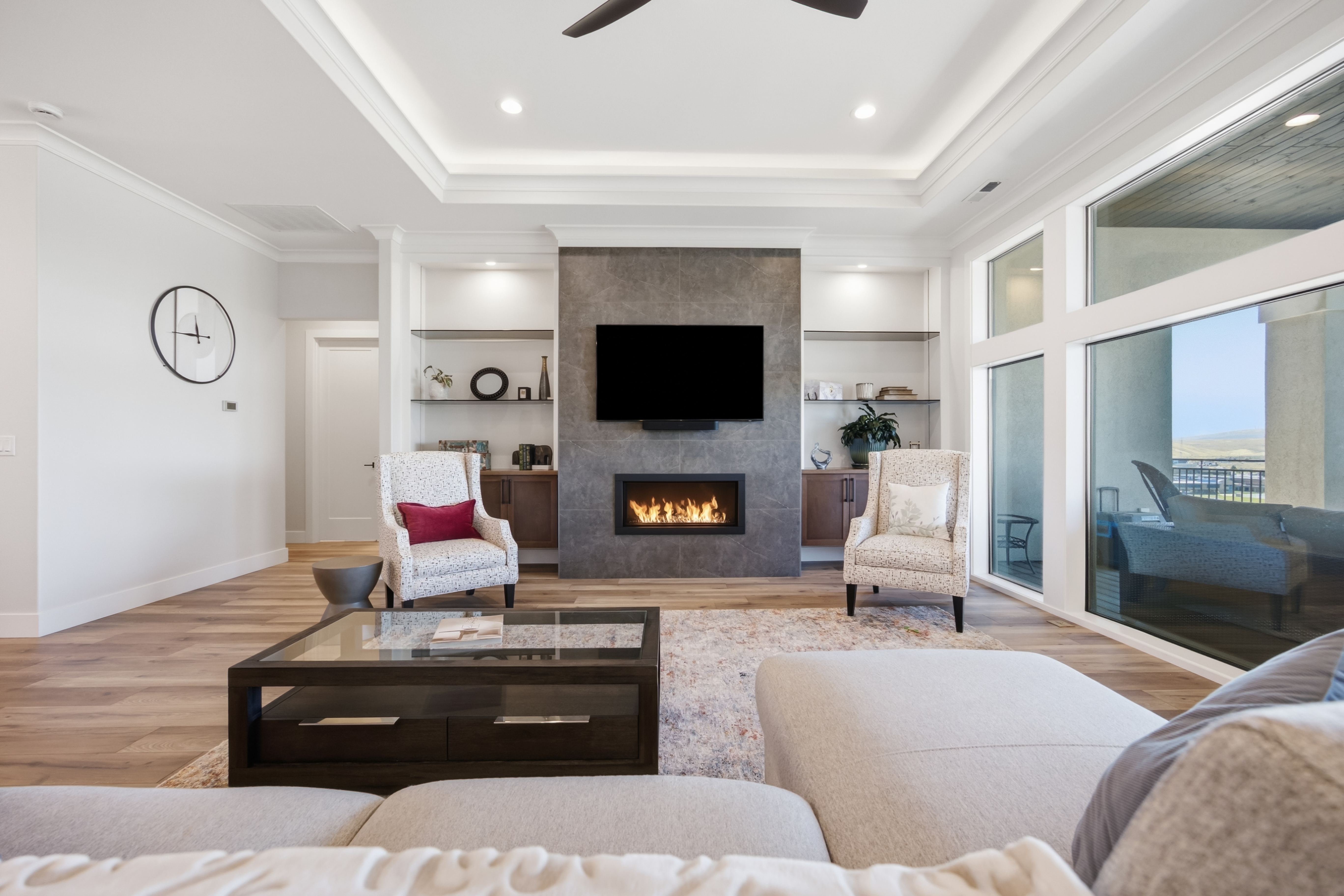  Discover This Stunning Resale Prodigy Homes Aria Basement Model - 物件實景