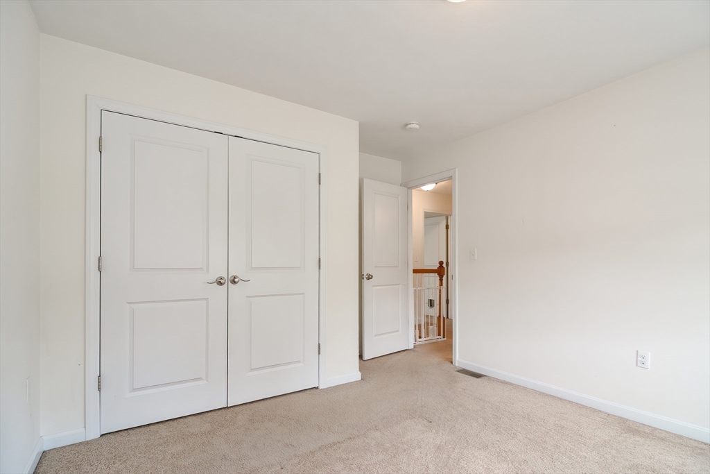 Rockland, Massachusetts, 02370, United States, 4 Bedrooms Bedrooms, ,3 BathroomsBathrooms,Residential,For Sale,1942802