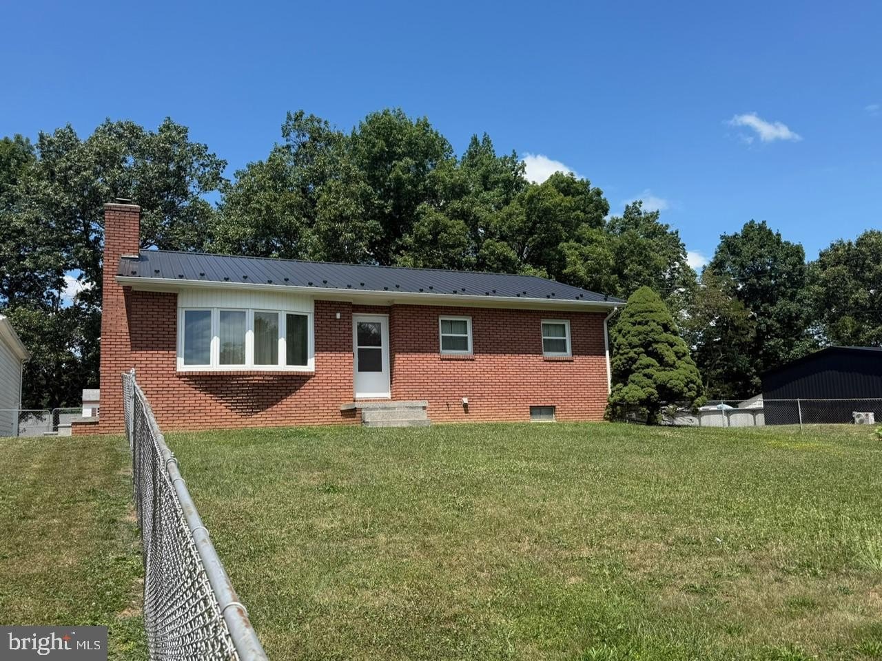 Laing Dr, Martinsburg, WV 25404