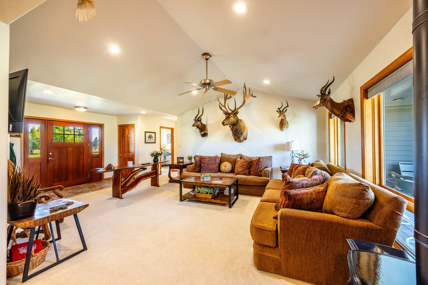 Sheridan, Wyoming, 82801, United States, 3 Bedrooms Bedrooms, ,2 BathroomsBathrooms,Residential,For Sale,1941292