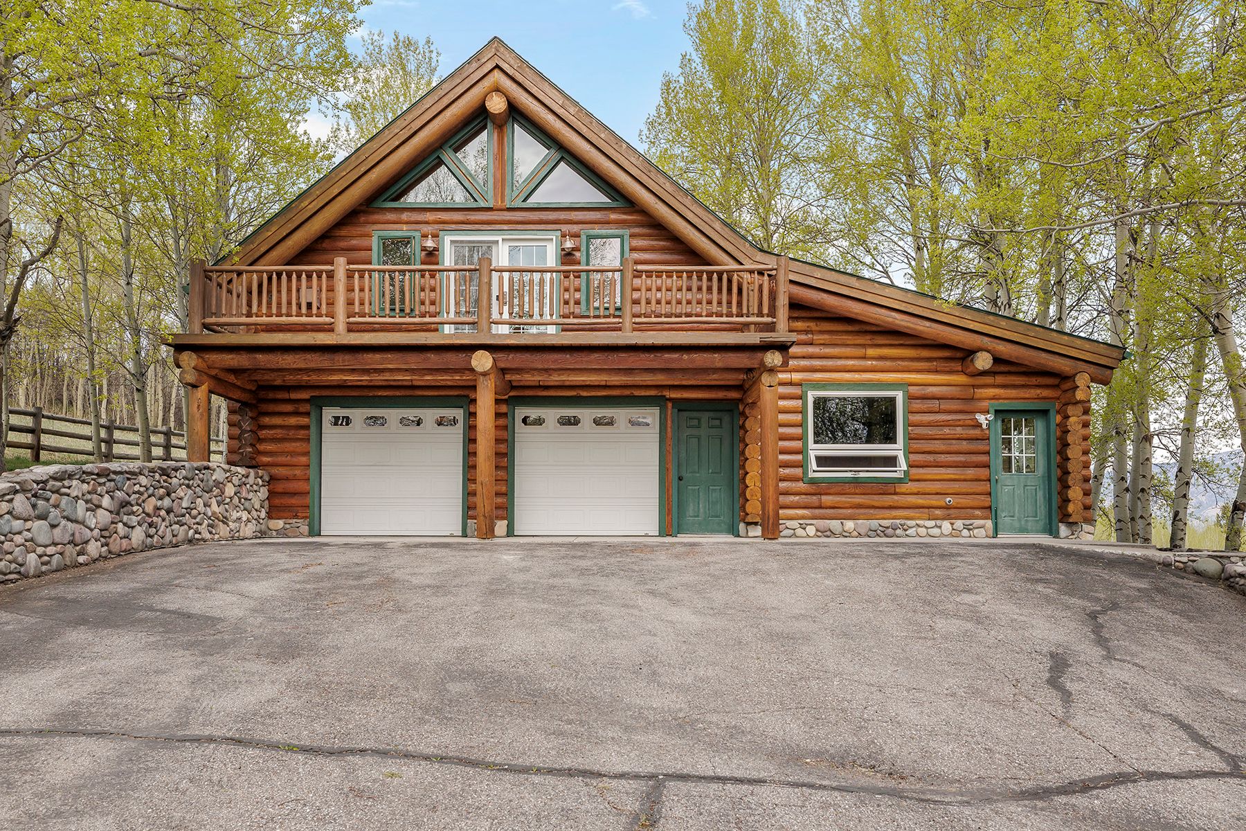  where  the mountains meet mccoy - 物件實景