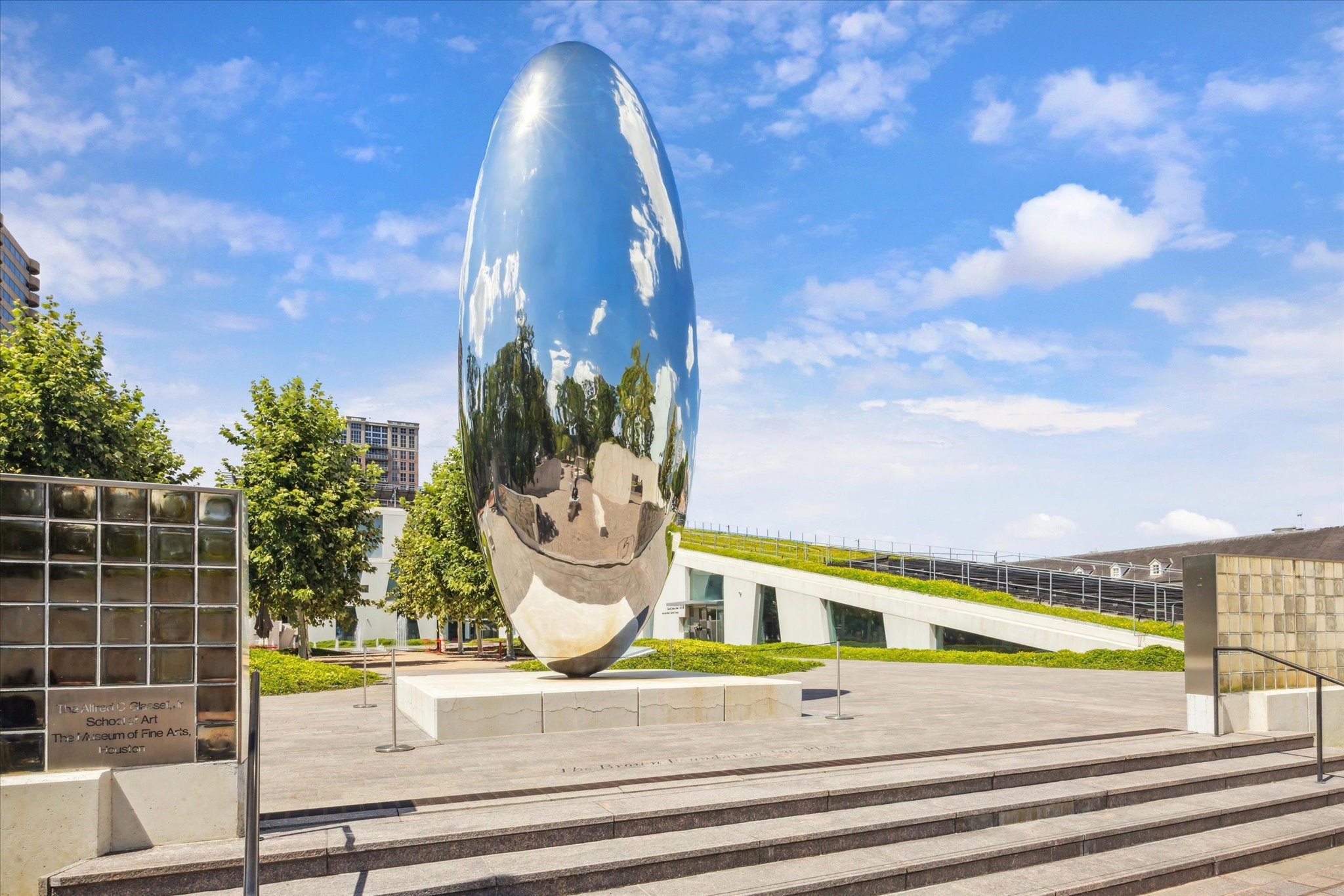  4833 Chenevert Street - 物件實景