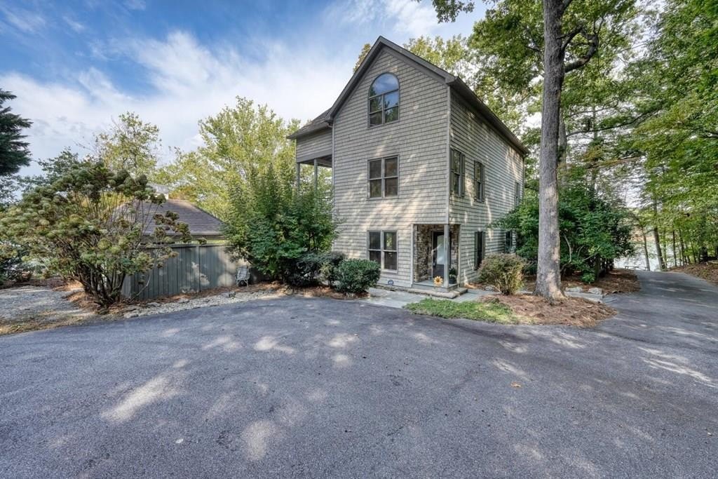 Young Harris, Georgia, 30582, United States, 3 Bedrooms Bedrooms, ,4 BathroomsBathrooms,Residential,For Sale,1975492