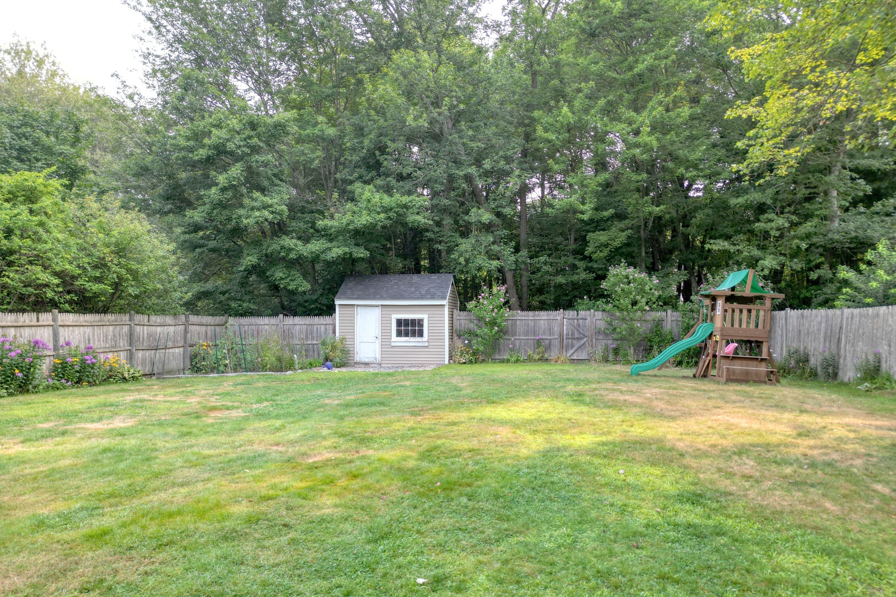 Holbrook, Massachusetts, 02343, United States, 4 Bedrooms Bedrooms, ,3 BathroomsBathrooms,Residential,For Sale,1910565