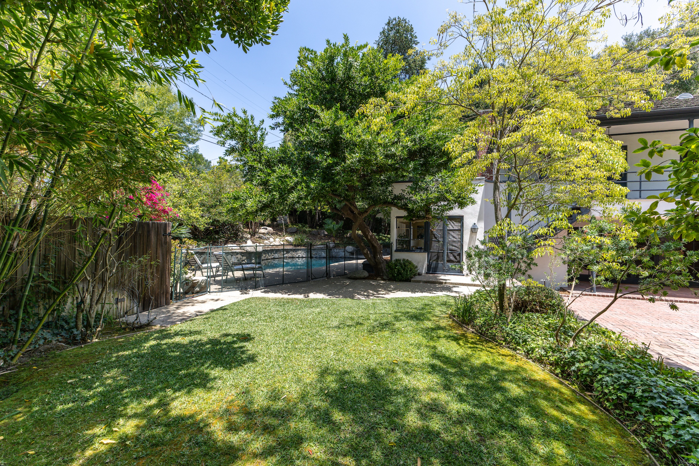  2421 Ridgeway Road - 物件實景