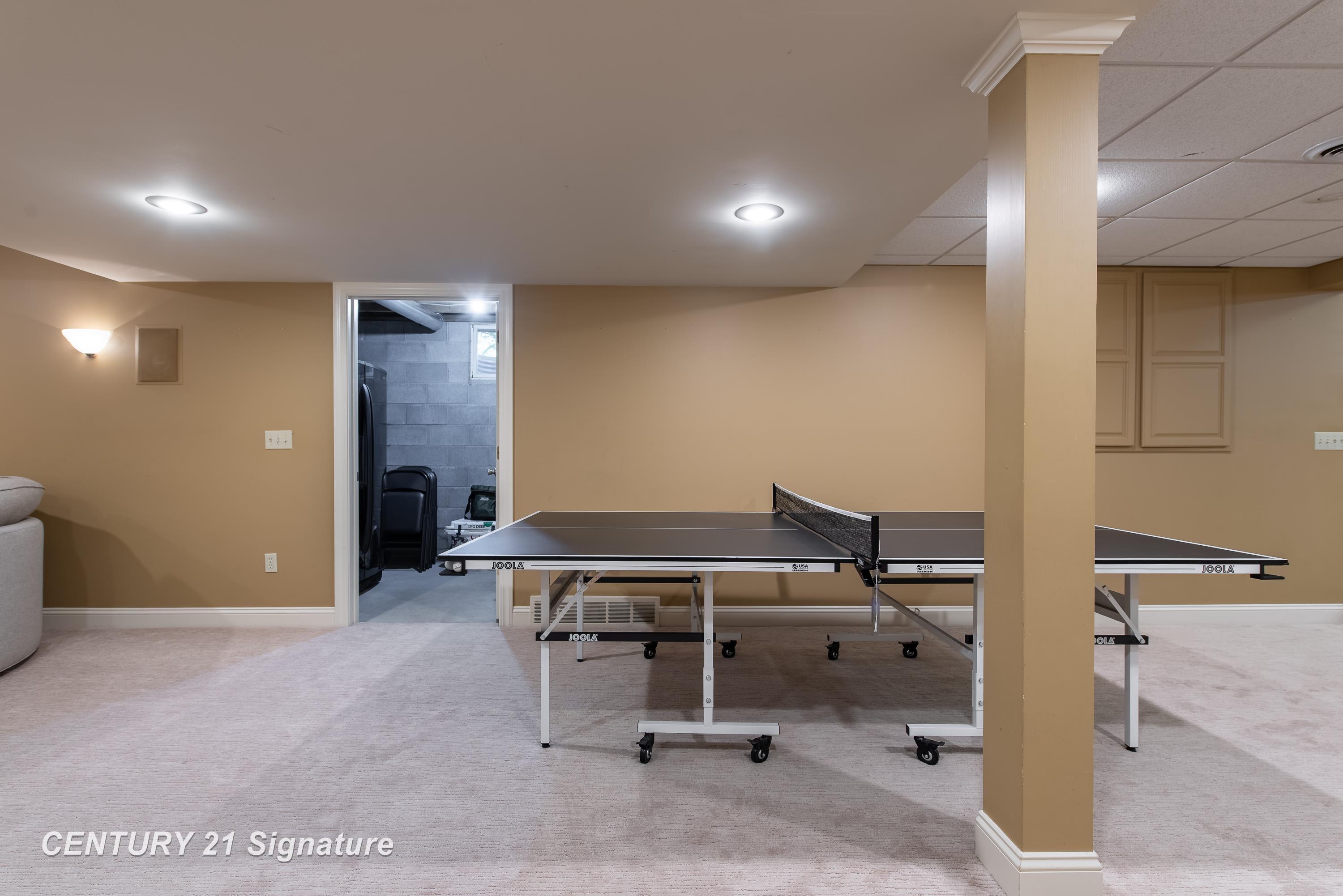 Midland, Michigan, 48642, United States, 5 Bedrooms Bedrooms, ,6 BathroomsBathrooms,Residential,For Sale,1977241