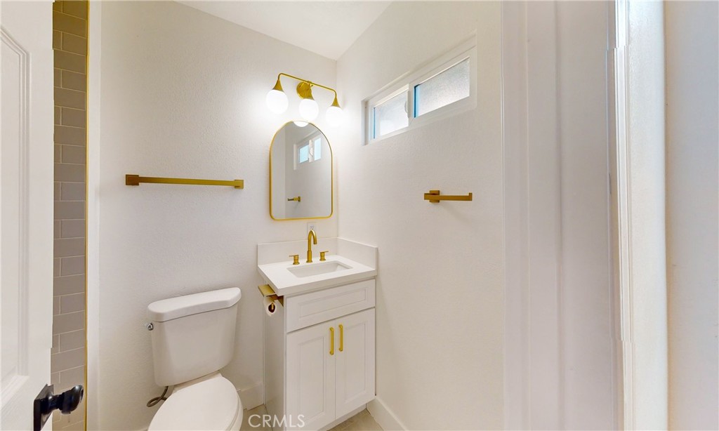 LOS ANGELES, California, 90018, United States, 3 Bedrooms Bedrooms, ,2 BathroomsBathrooms,Residential,For Sale,1747576
