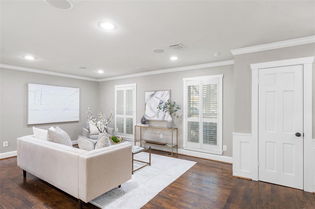 Houston, Texas, 77079, United States, 4 Bedrooms Bedrooms, ,3 BathroomsBathrooms,Residential,For Sale,1856423