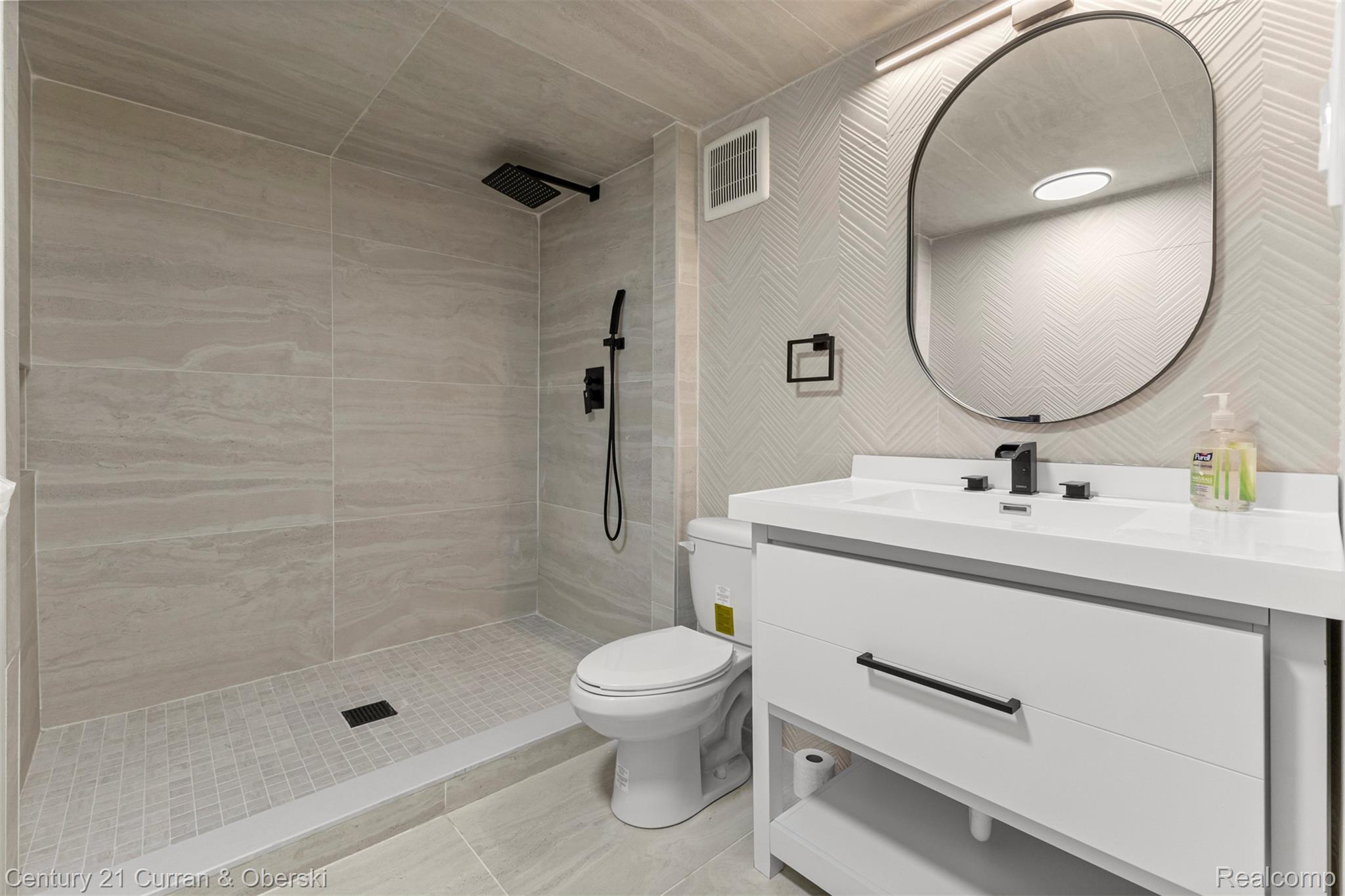 Dearborn, Michigan, 48128, United States, 5 Bedrooms Bedrooms, ,5 BathroomsBathrooms,Residential,For Sale,2030794