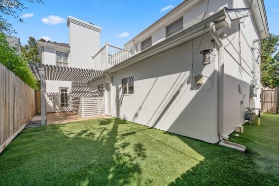 Houston, Texas, 77005, United States, 4 Bedrooms Bedrooms, ,4 BathroomsBathrooms,Residential,For Sale,1980164