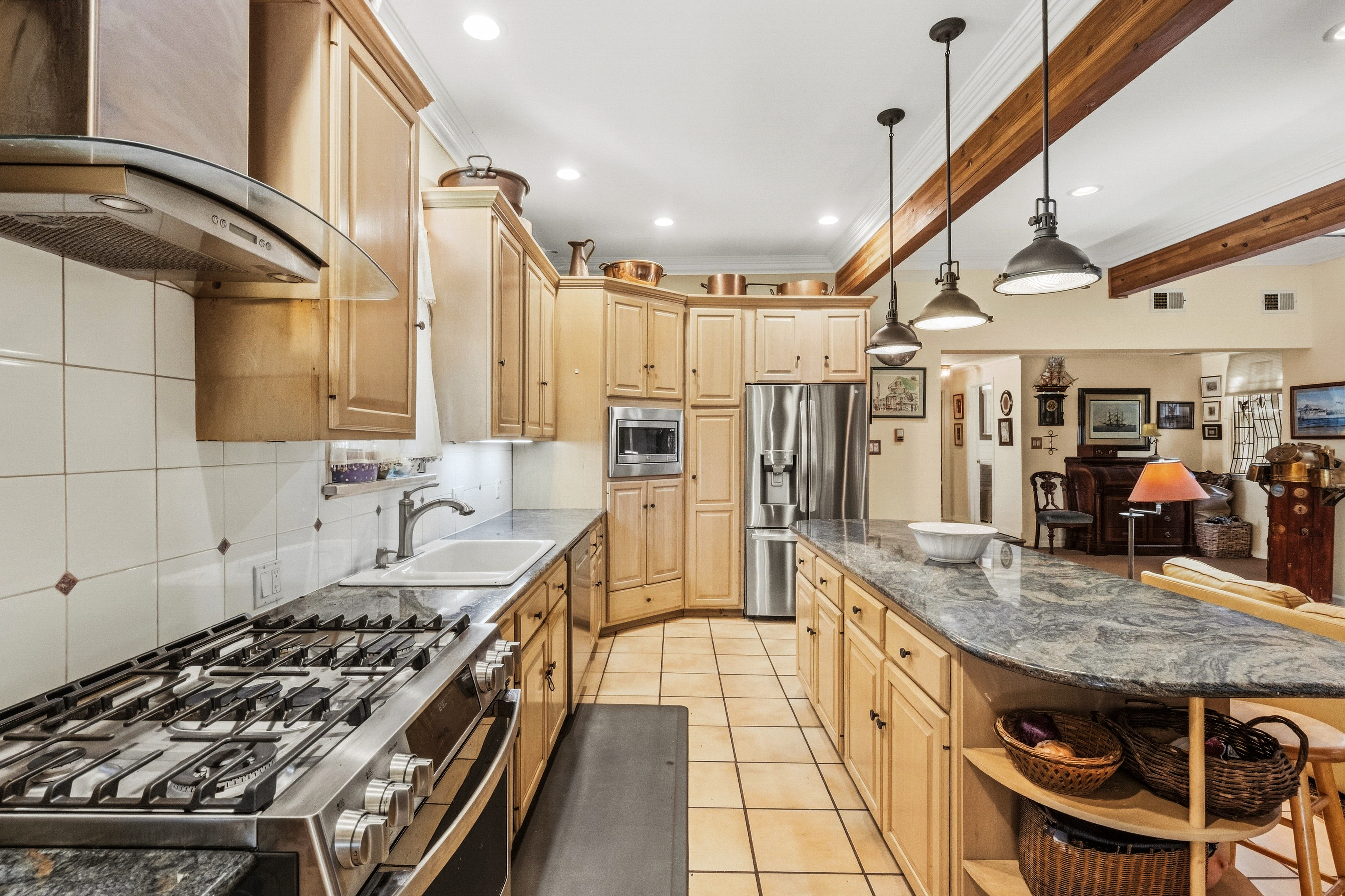  16 Stuart Avenue, Babylon, NY, 11702 - 物件實景