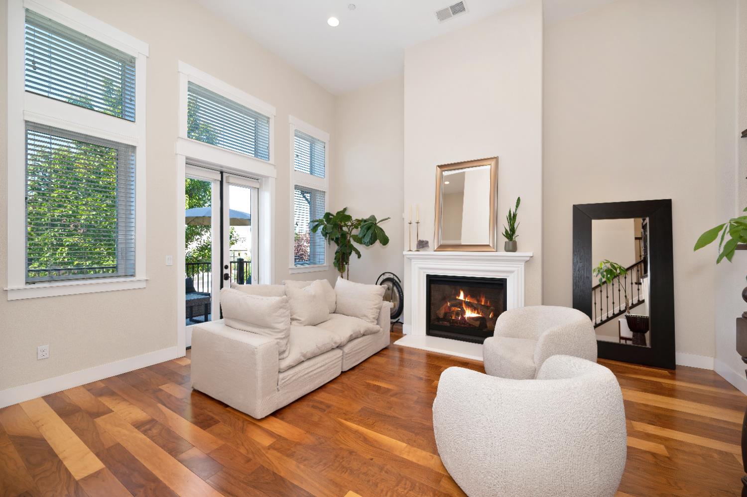 Sacramento, California, 95818, United States, 3 Bedrooms Bedrooms, ,3 BathroomsBathrooms,Residential,For Sale,1988052