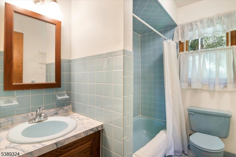 Rockaway Twp., New Jersey, 07866-2817, United States, 4 Bedrooms Bedrooms, ,3 BathroomsBathrooms,Residential,For Sale,1983122