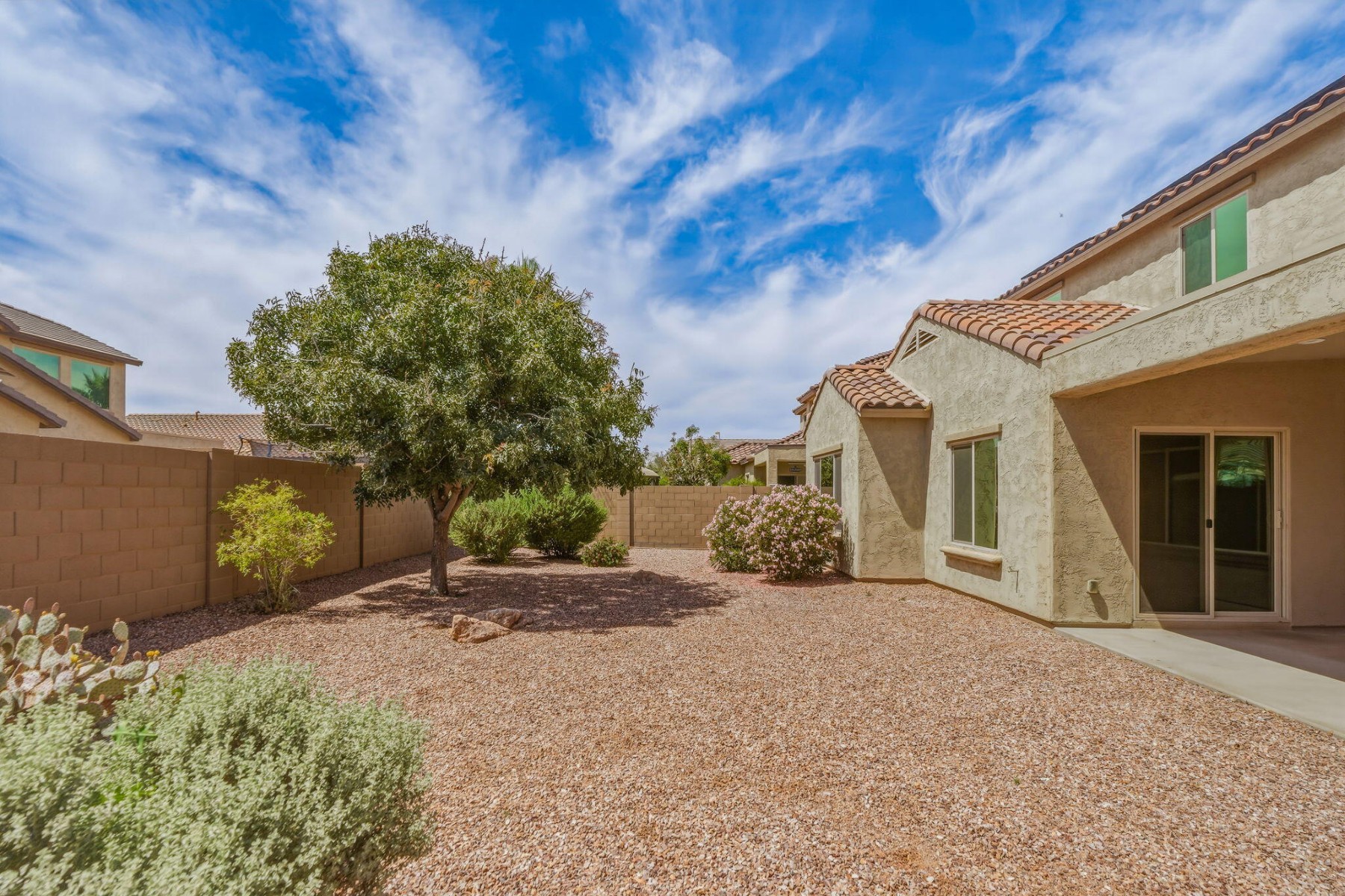  17543 W Buckhorn Trail  Surprise, AZ - 物件實景