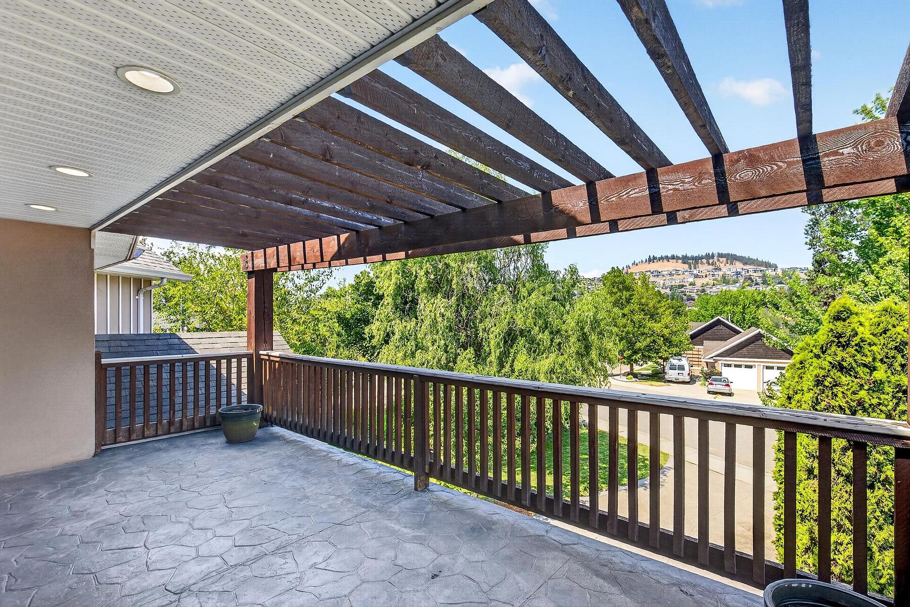  Stunning Family Home - 物件實景
