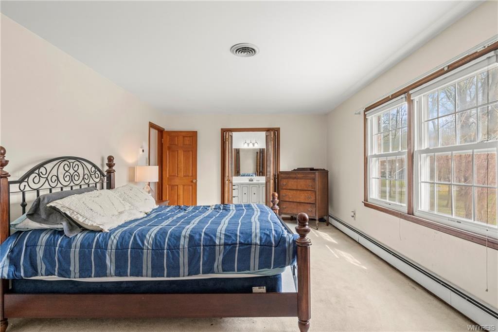 Lewiston, New York, 14092, United States, 5 Bedrooms Bedrooms, ,3 BathroomsBathrooms,Residential,For Sale,1849954