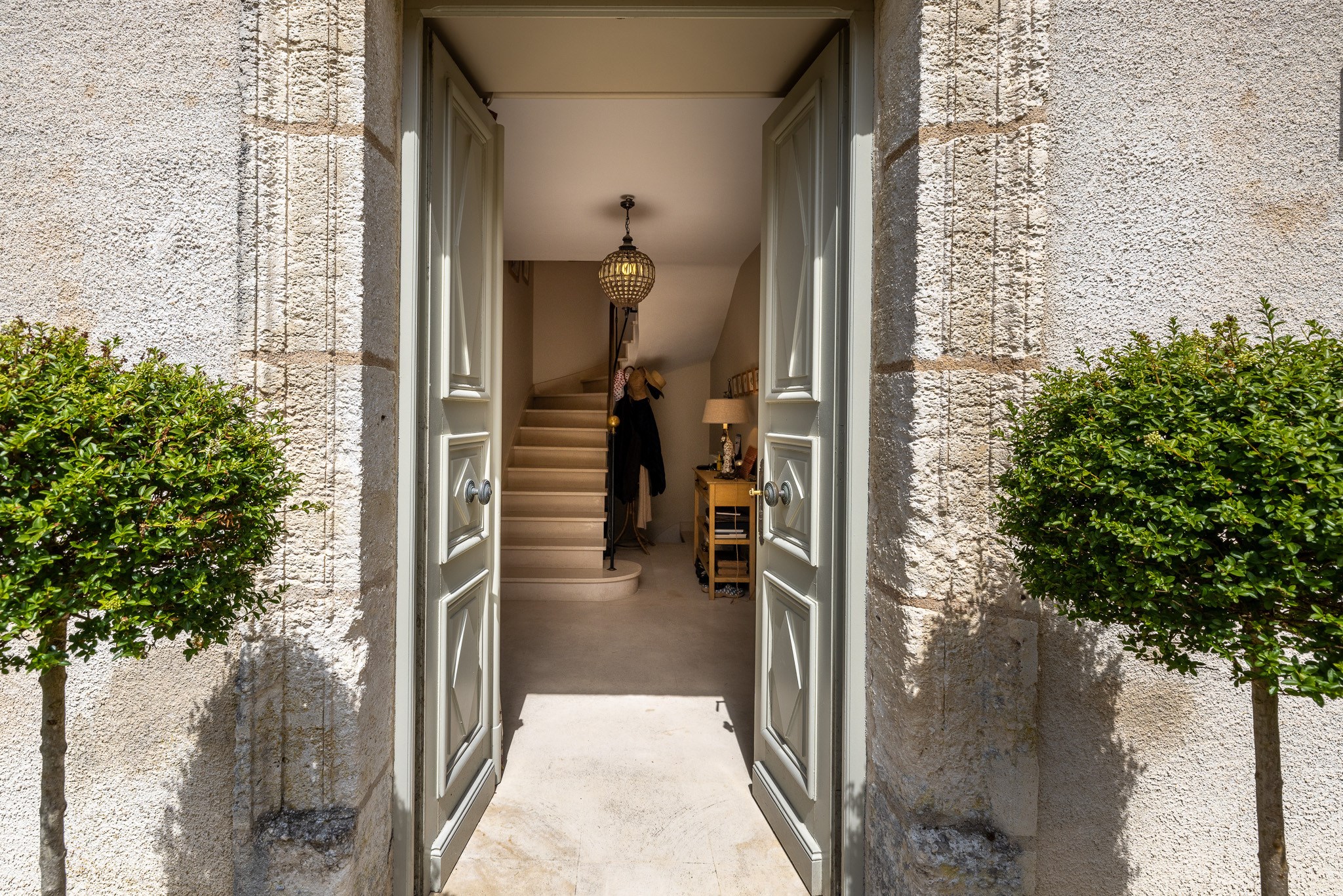  Between River and Enchanted Gardens: A Residence of Timeless Elegance - 物件實景