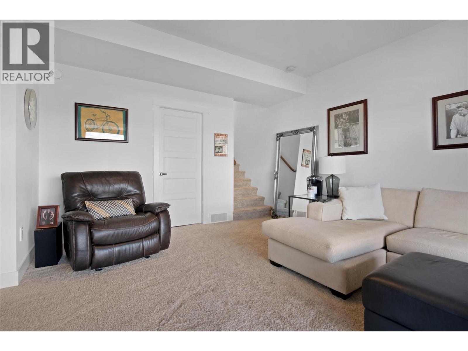 KELOWNA, British Columbia, V1P 1T8, CA, 3 Bedrooms Bedrooms, ,3 BathroomsBathrooms,Residential,For Sale,1947408