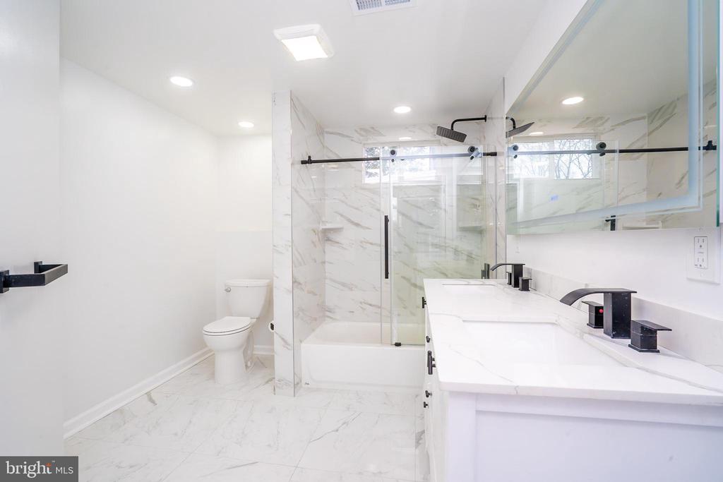 Hightstown, New Jersey, 08520, United States, 7 Bedrooms Bedrooms, ,5 BathroomsBathrooms,Residential,For Sale,1938166