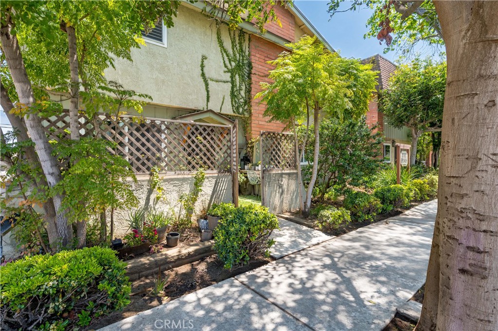 Long Beach, California, 90814, United States, 2 Bedrooms Bedrooms, ,2 BathroomsBathrooms,Residential,For Sale,1919883