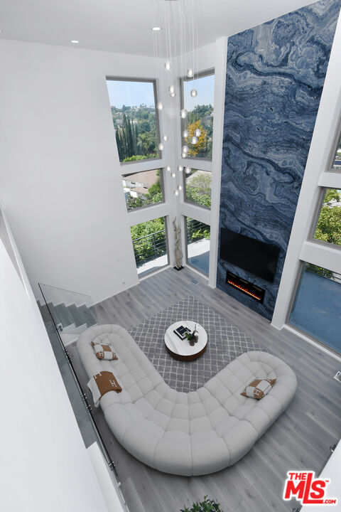 Sherman Oaks, California, 91403, United States, 4 Bedrooms Bedrooms, ,4 BathroomsBathrooms,Residential,For Sale,1794454