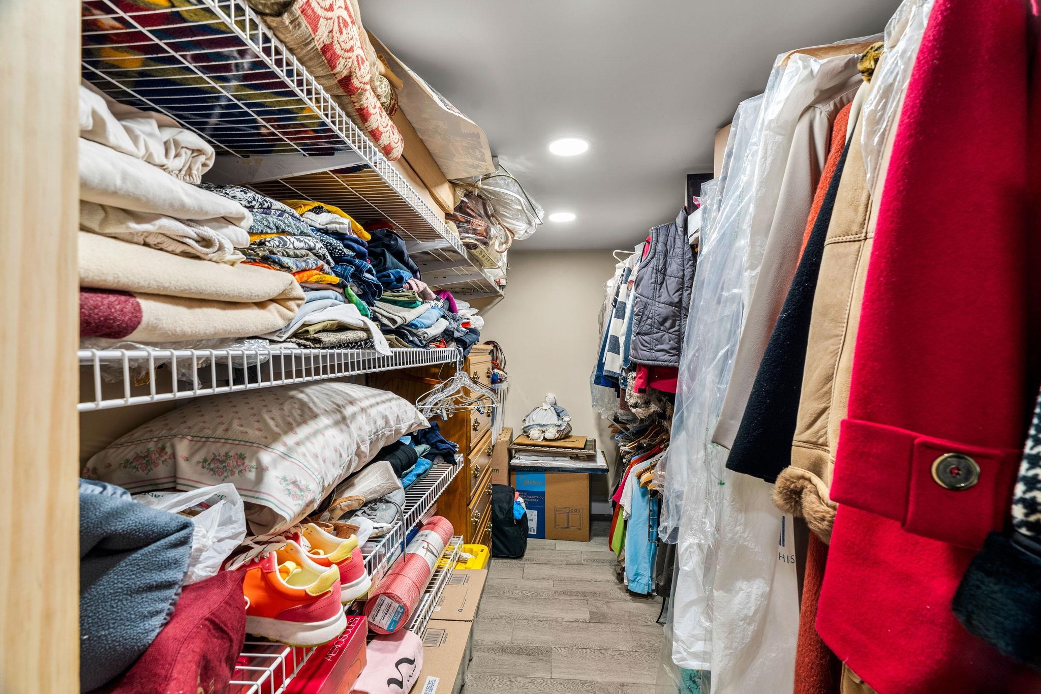 Londonderry, New Hampshire, 03053, United States, 3 Bedrooms Bedrooms, ,4 BathroomsBathrooms,Residential,For Sale,2002282