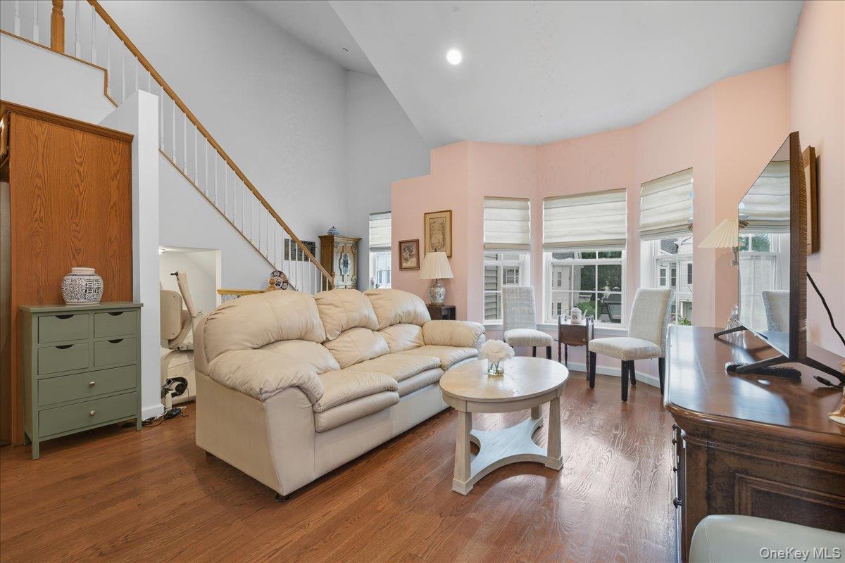 East Meadow, New York, 11554, United States, 2 Bedrooms Bedrooms, ,2 BathroomsBathrooms,Residential,For Sale,1958127