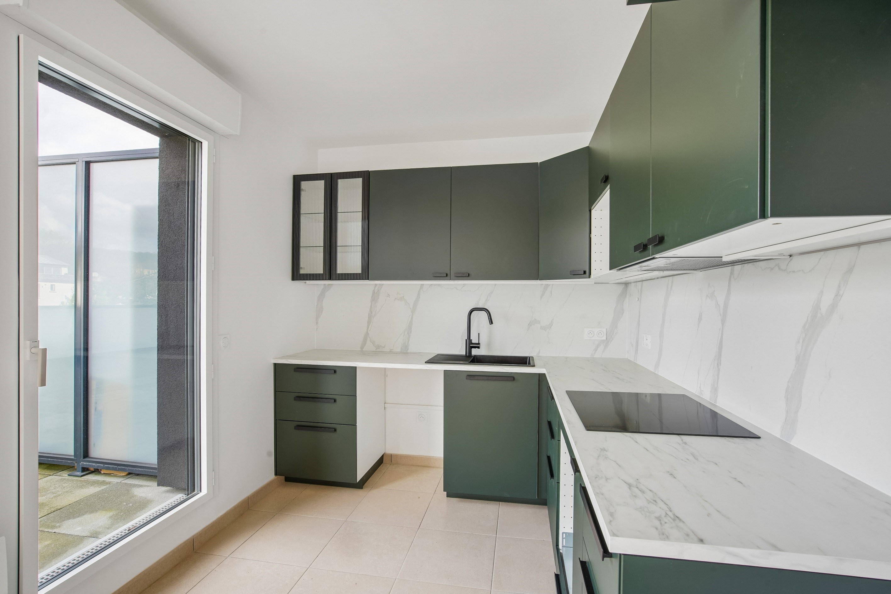  Bright Apartment with Open Views and Spacious Terrace - 物件實景