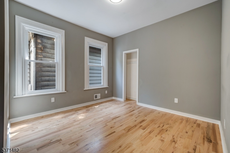 Newark City, New Jersey, 07103, United States, 6 Bedrooms Bedrooms, ,3 BathroomsBathrooms,Residential,For Sale,2002915