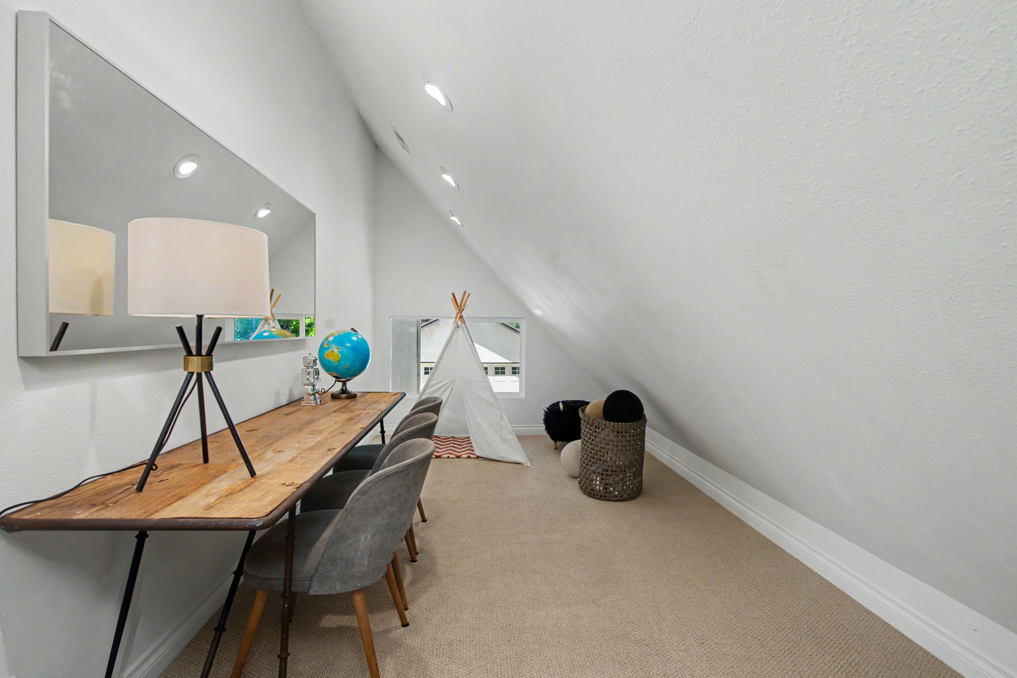  2411 Benedict Canyon Dr - 物件實景