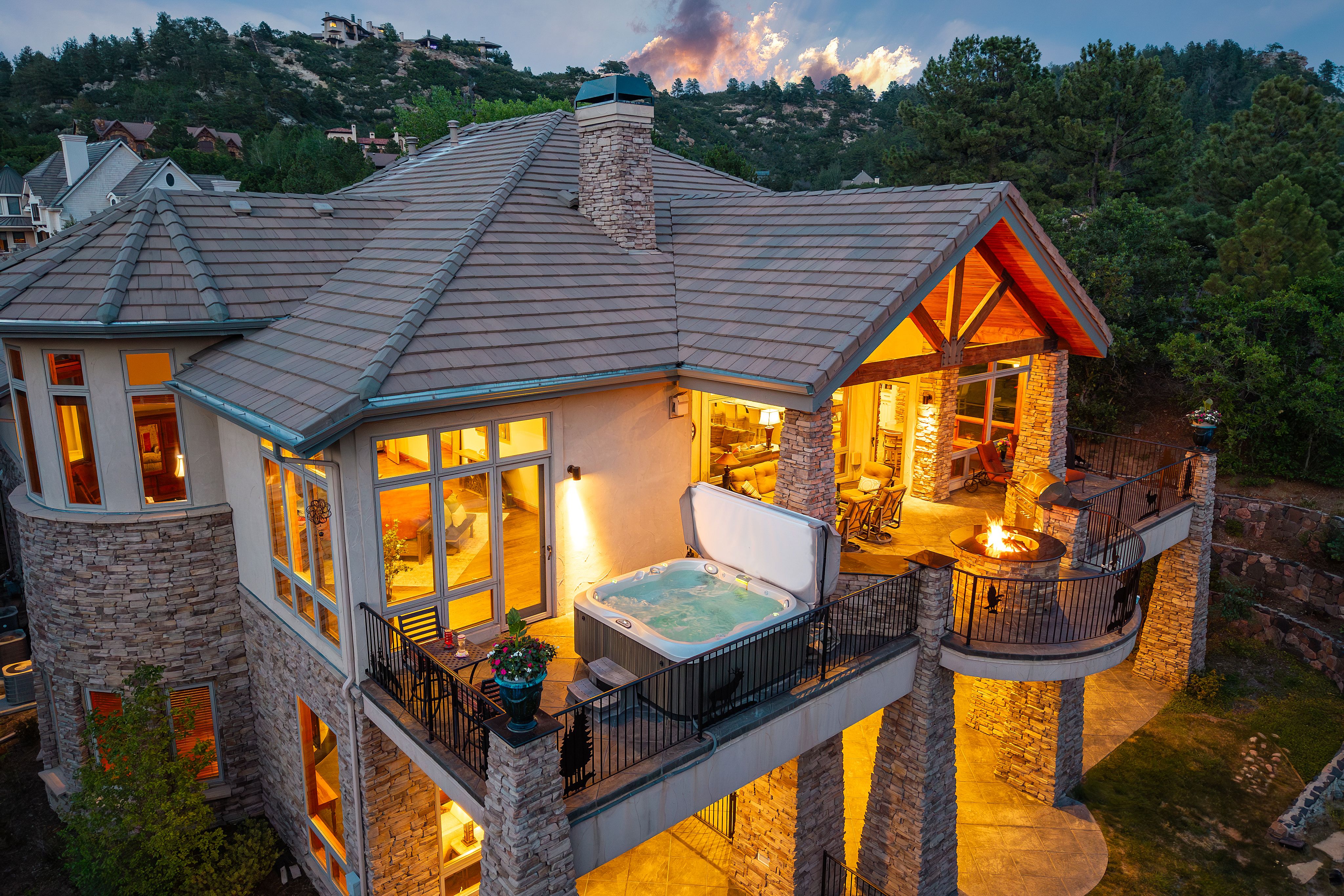  Tucked away on a quiet cul-de-sac in coveted Castle Pines Village - 物件實景
