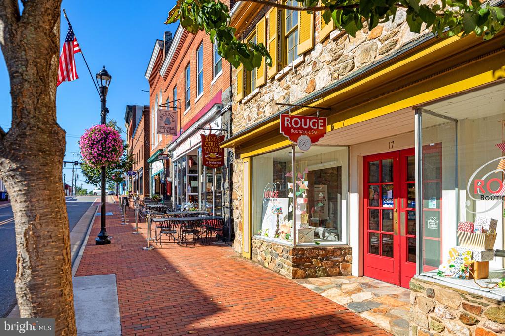 Leesburg, Virginia, 20176, United States, 6 Bedrooms Bedrooms, ,3 BathroomsBathrooms,Residential,For Sale,1979496