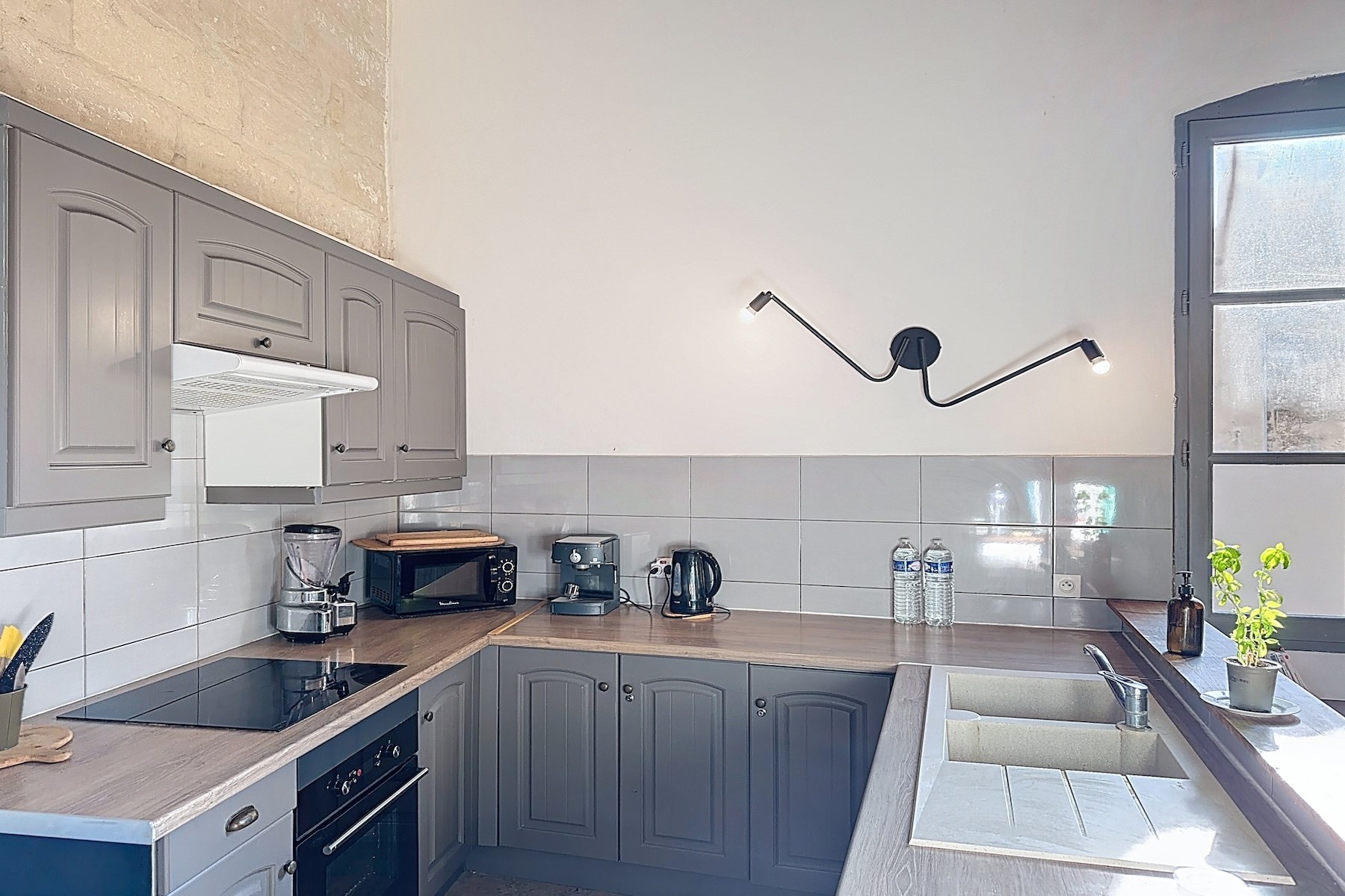  17th Century Private Mansion - 105 m² - Steps from Place aux Herbes - 物件實景