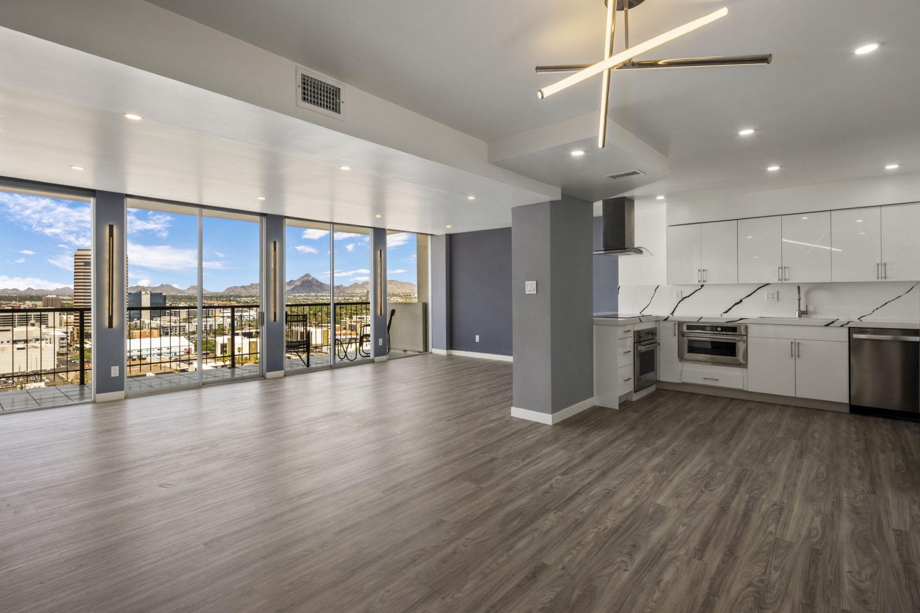  2323 N Central Ave¦Phoenix, AZ - 物件實景