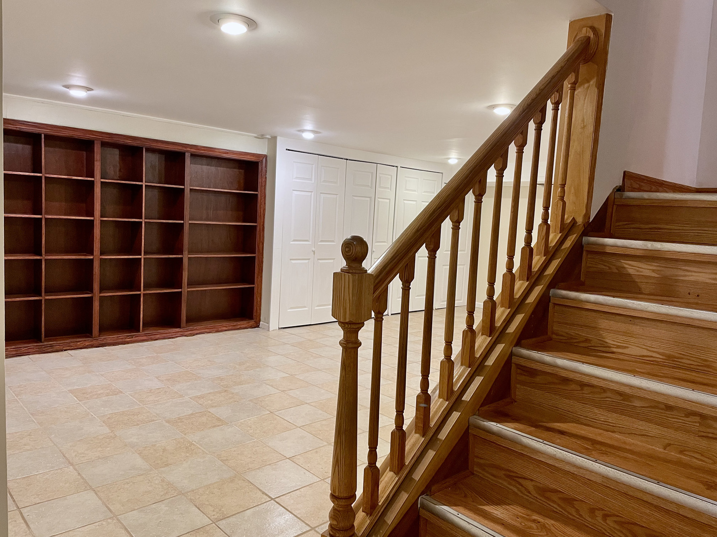 Skokie, Illinois, 60076, United States, 3 Bedrooms Bedrooms, ,3 BathroomsBathrooms,Residential,For Sale,1932038