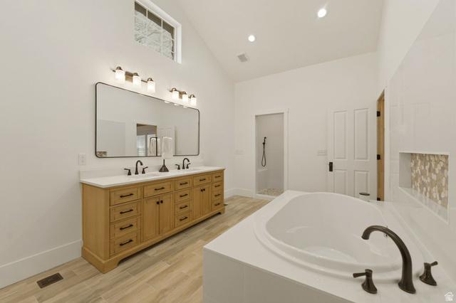 Centerville, Utah, 84014, United States, 4 Bedrooms Bedrooms, ,4 BathroomsBathrooms,Residential,For Sale,2027552