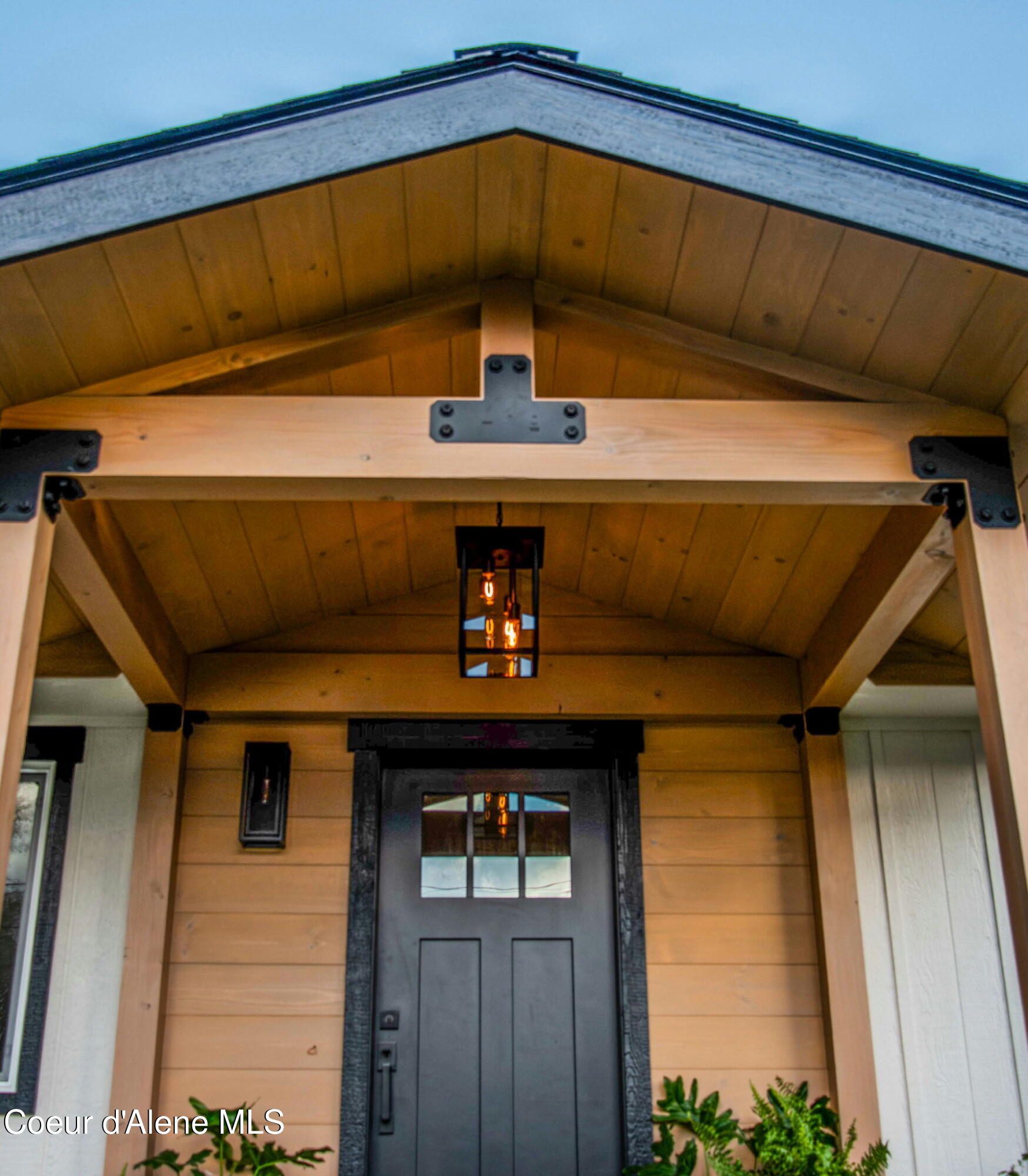 Coeur d'Alene, Idaho, 83814, United States, 2 Bedrooms Bedrooms, ,1 BathroomBathrooms,Residential,For Sale,2010997