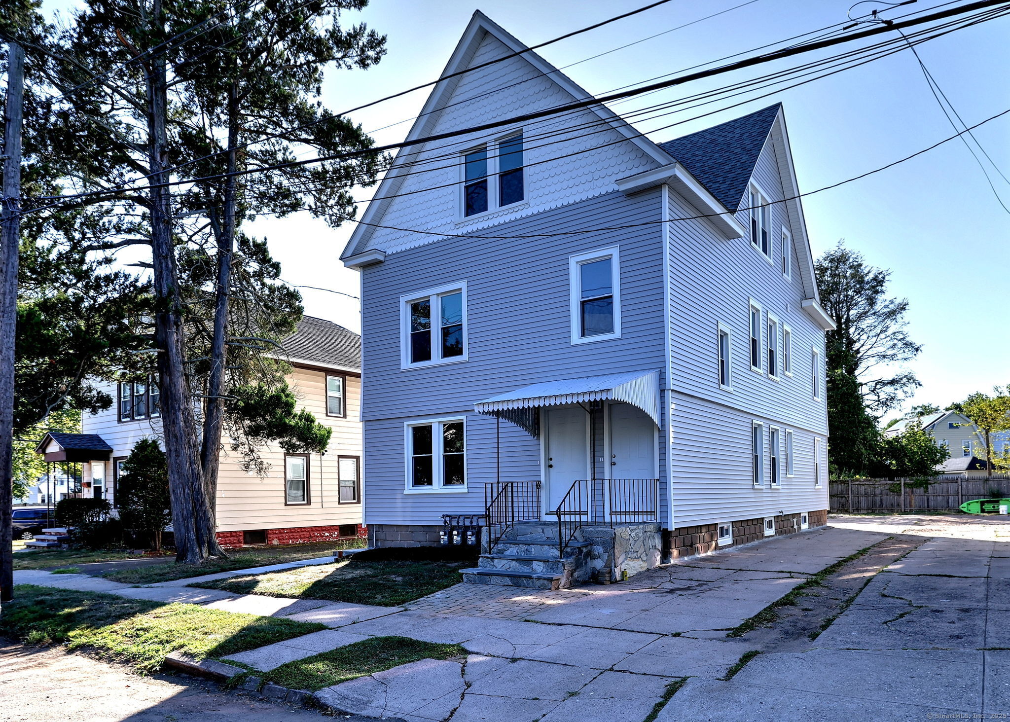 Hamden, Connecticut, 06514, United States, 8 Bedrooms Bedrooms, ,3 BathroomsBathrooms,Residential,For Sale,1940598