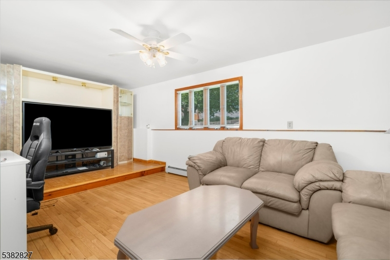 Hackettstown Town, New Jersey, 07840, United States, 4 Bedrooms Bedrooms, ,2 BathroomsBathrooms,Residential,For Sale,1940859