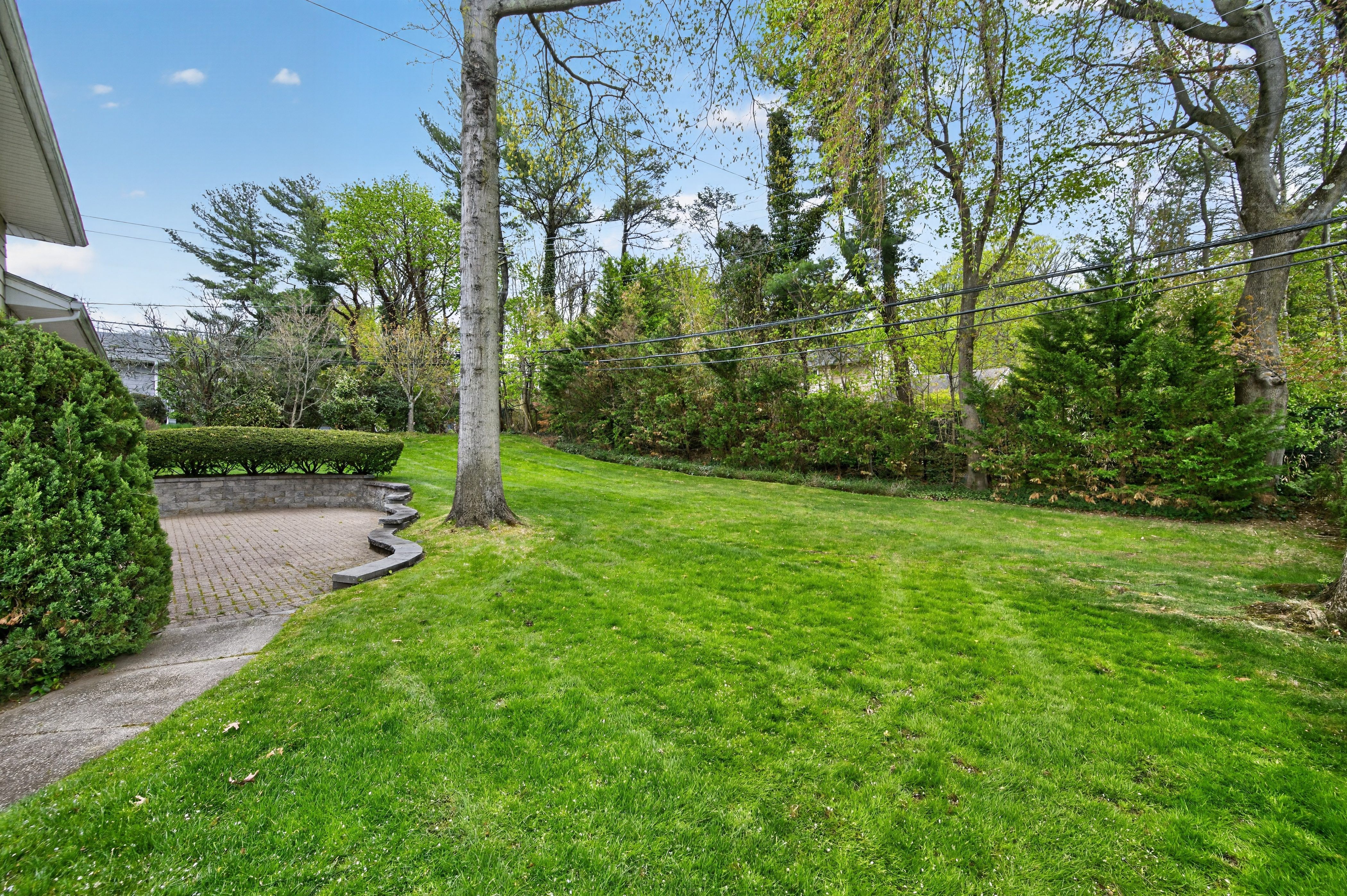  2 Vanad Drive, East Hills, NY 11576 - 物件實景