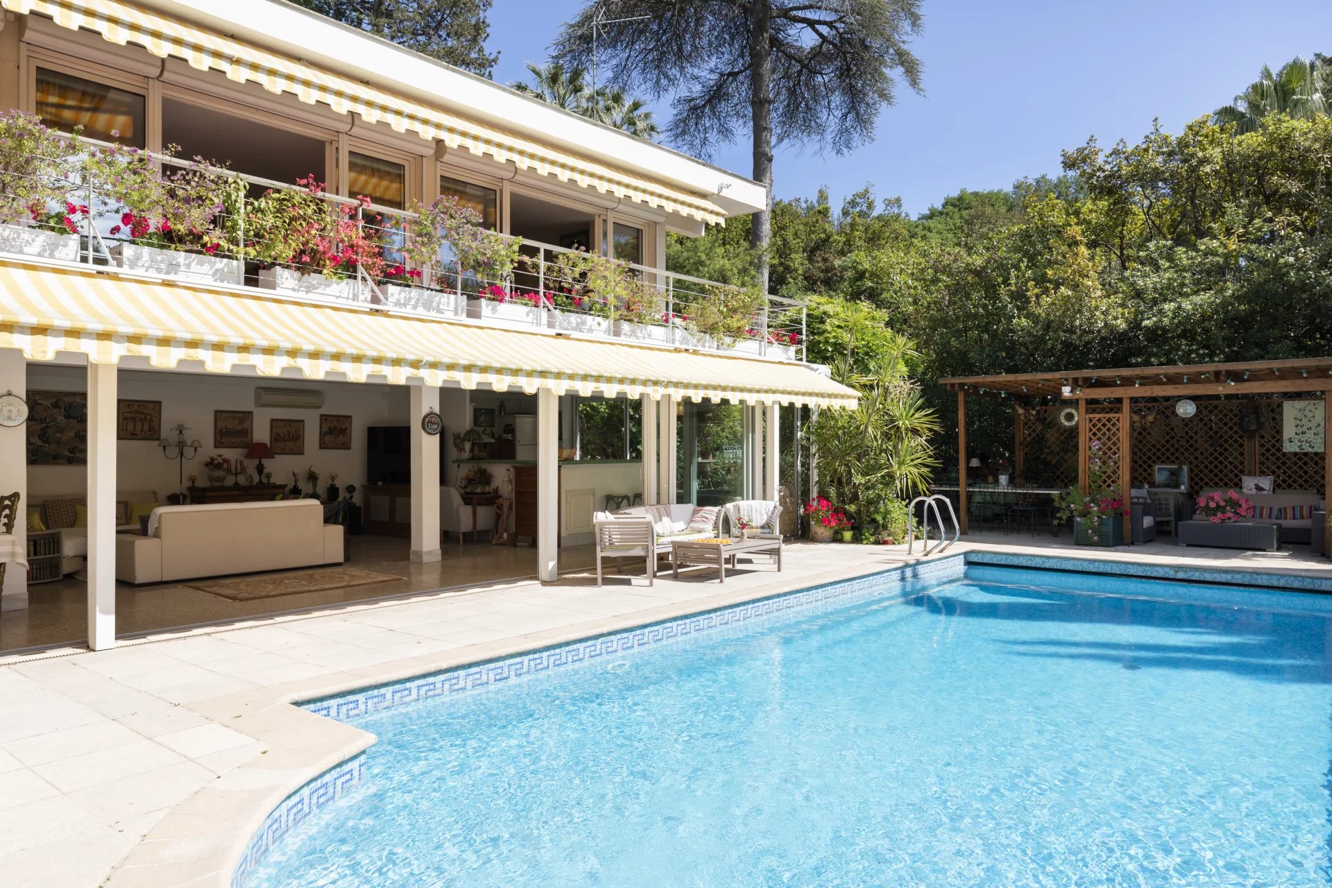 Antibes, Provence-Alpes-Côte d?Azur, 06600, FR, 5 Bedrooms Bedrooms, ,4 BathroomsBathrooms,Residential,For Sale,1414458