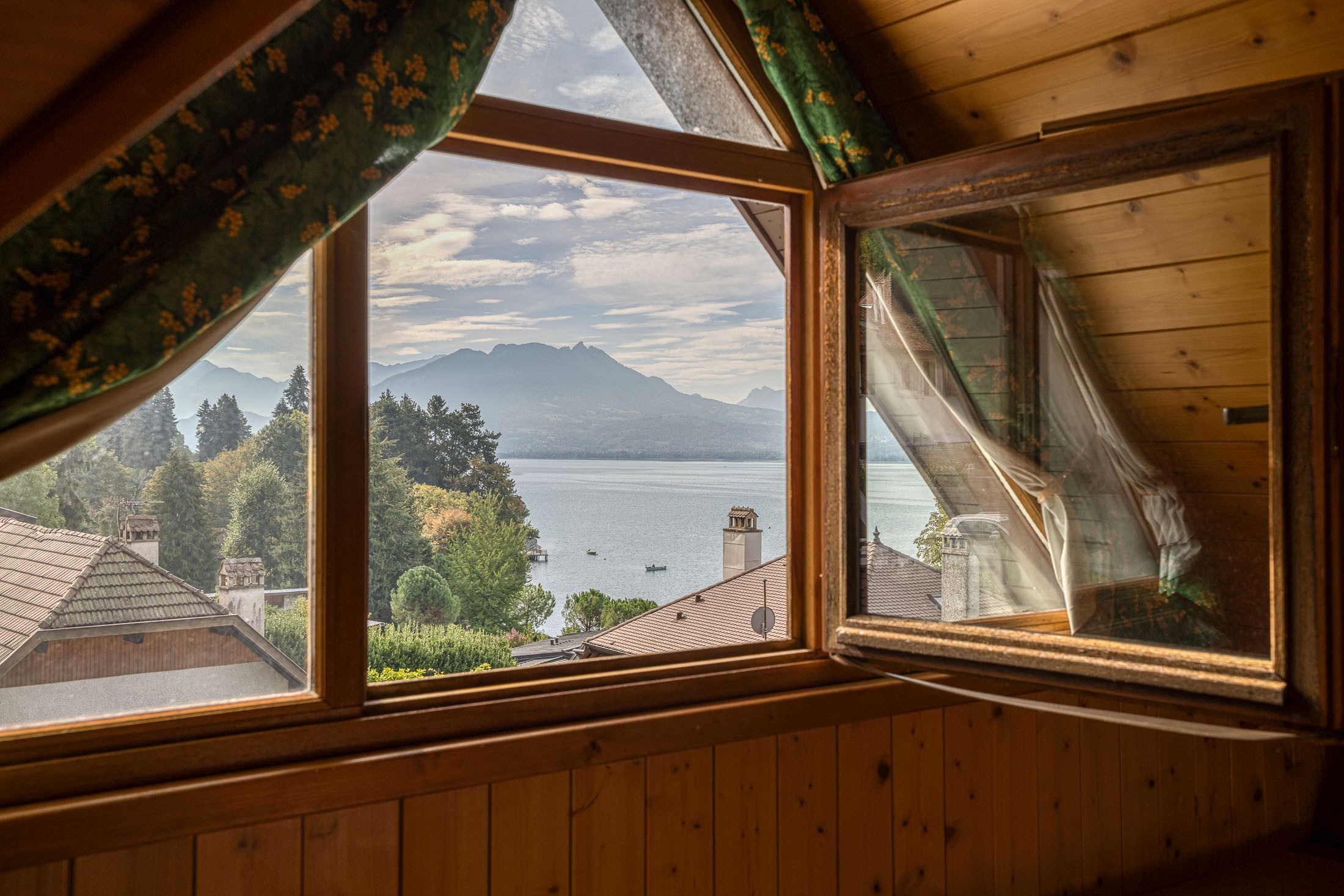  VEYRIER-DU-LAC – DUPLEX APARTMENT – DIRECT ACCESS TO THE LAKE - 物件實景