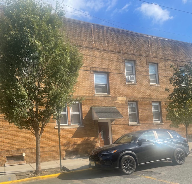 Secaucus, New Jersey, 07094, United States, 3 Bedrooms Bedrooms, ,4 BathroomsBathrooms,Residential,For Sale,1978174