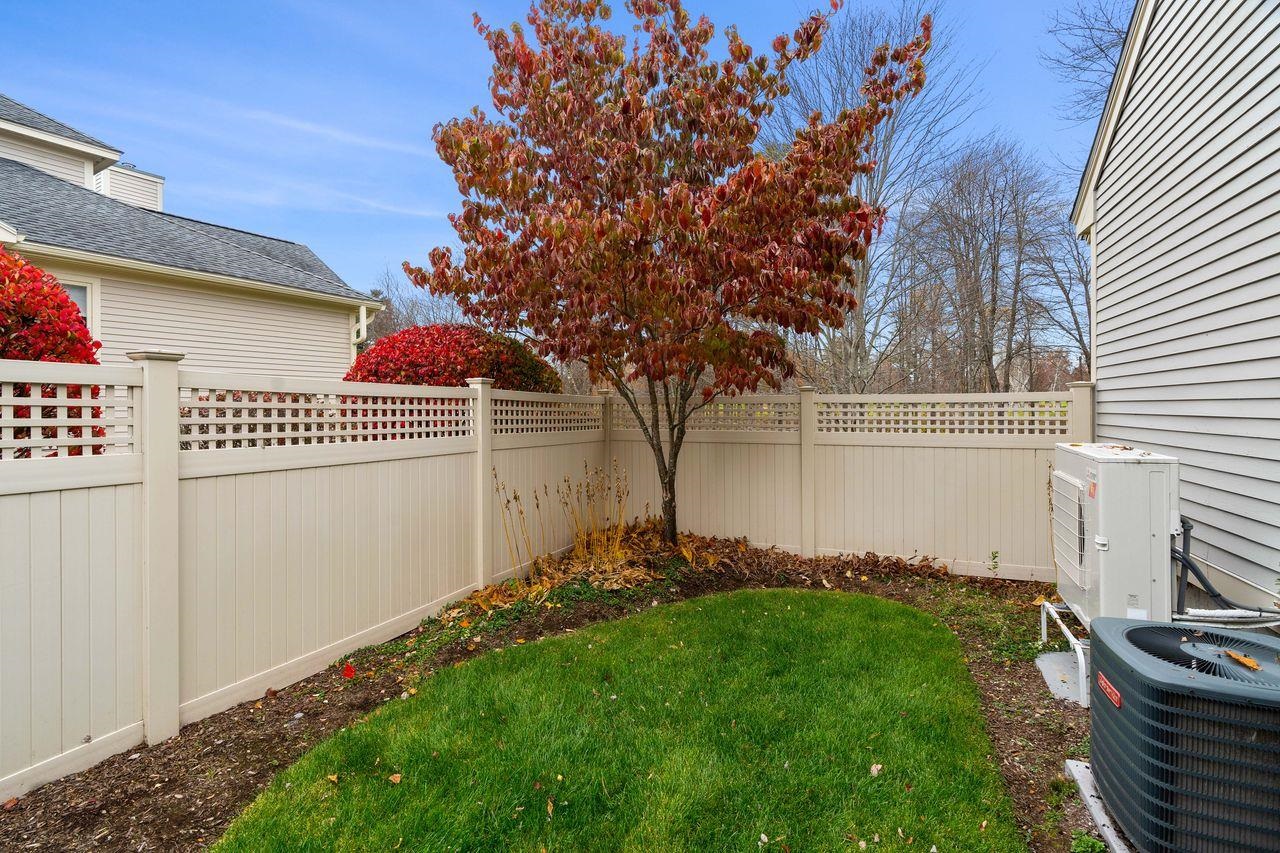 Bedford, New Hampshire, 03110, United States, 3 Bedrooms Bedrooms, ,3 BathroomsBathrooms,Residential,For Sale,1989387