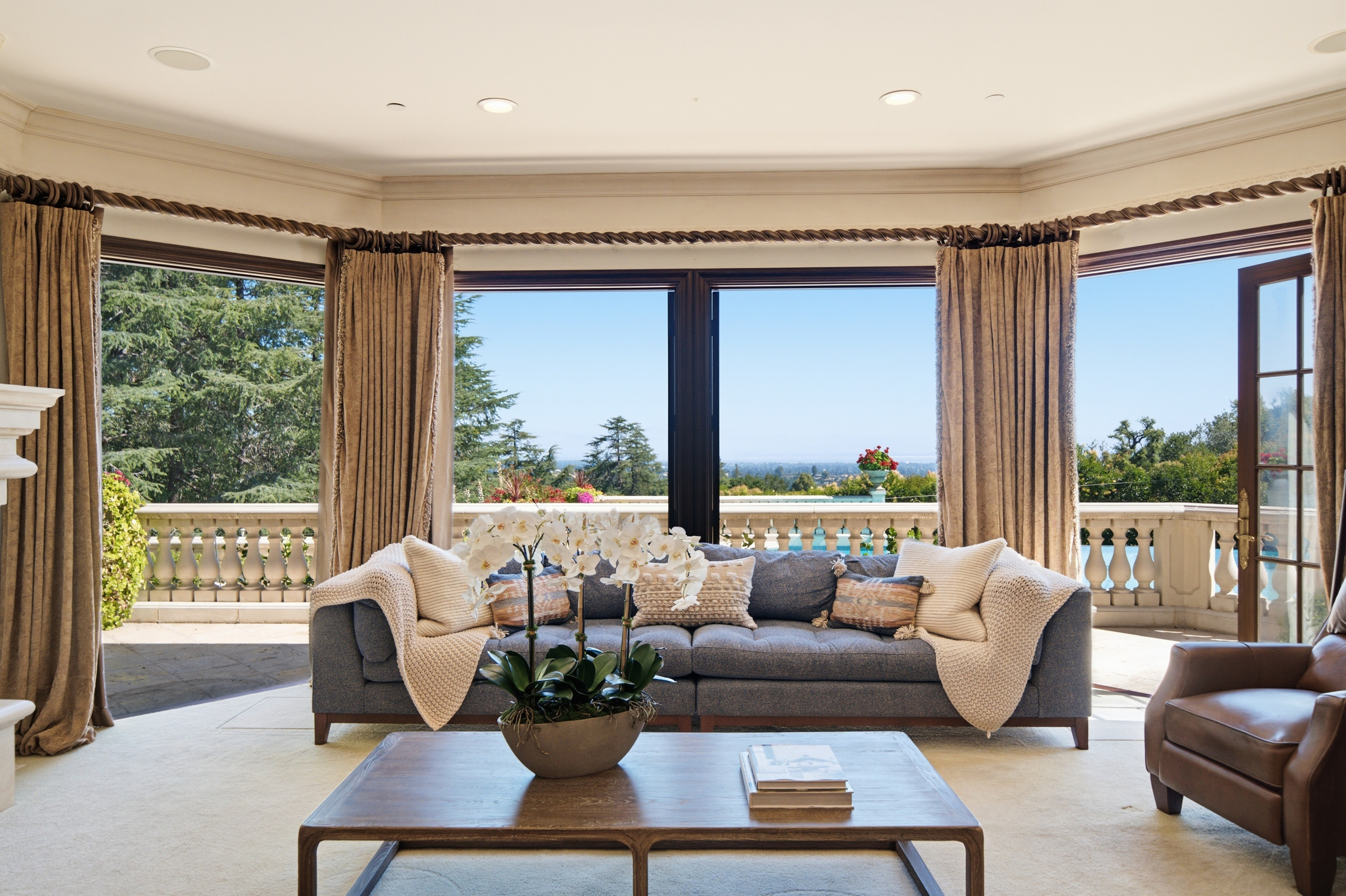  An Entertainer’s Estate with Exceptional Bay Views - 物件實景