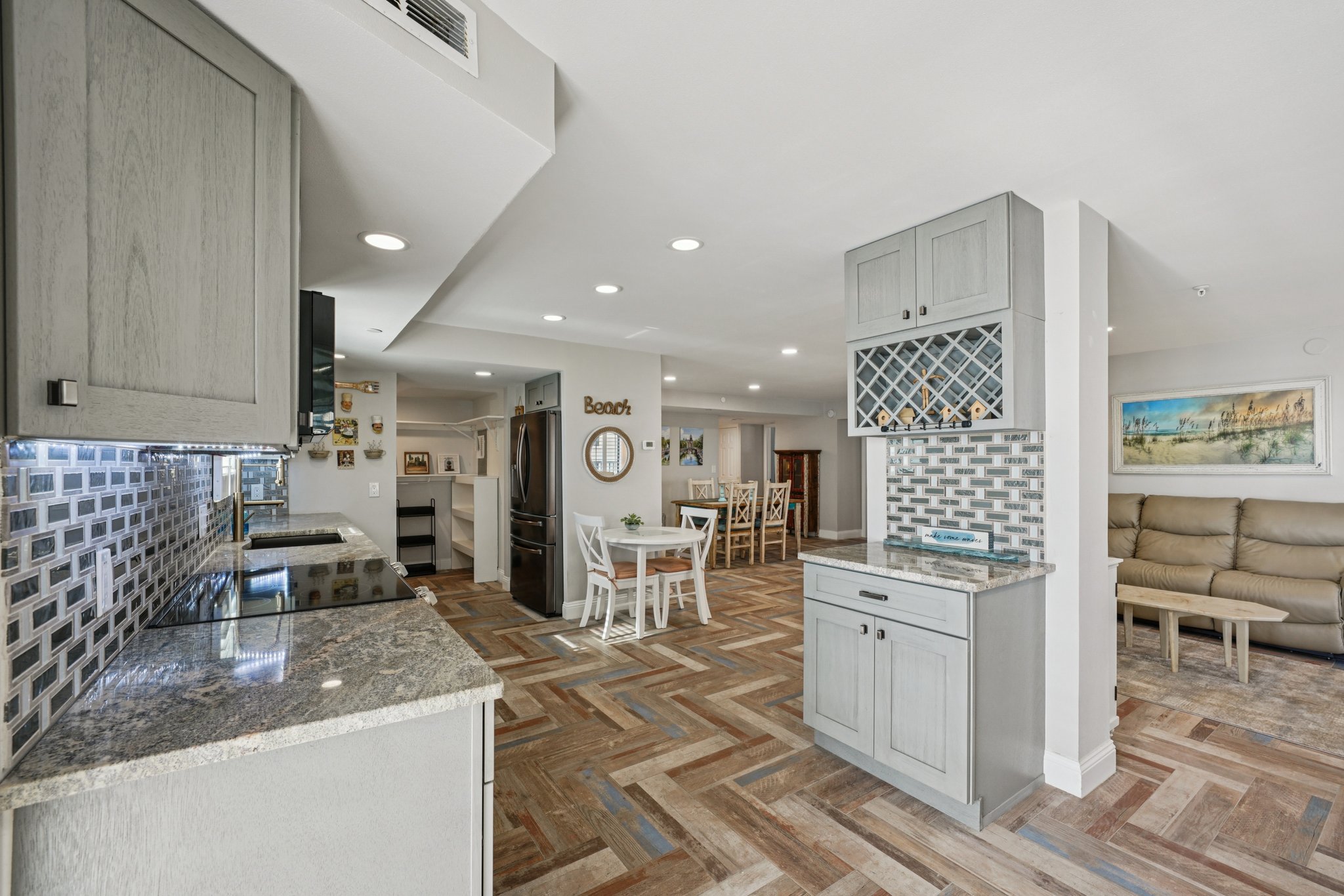 Madiera Beach, Florida, 33708, United States, 3 Bedrooms Bedrooms, ,2 BathroomsBathrooms,Residential,For Sale,1990393