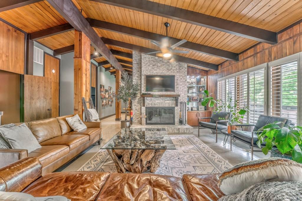 DALTON, Georgia, 30720, United States, 4 Bedrooms Bedrooms, ,5 BathroomsBathrooms,Residential,For Sale,1804321