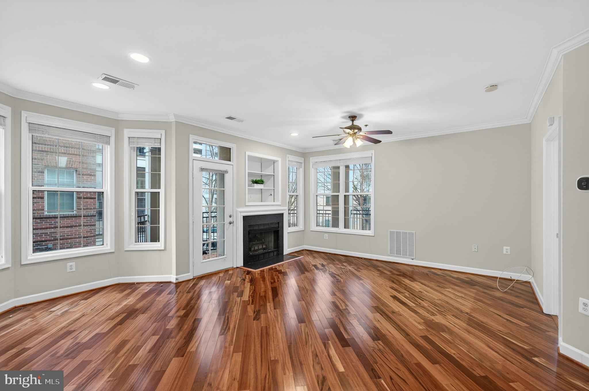 Arlington, Virginia, 22201, United States, 2 Bedrooms Bedrooms, ,2 BathroomsBathrooms,Residential,For Sale,2008587